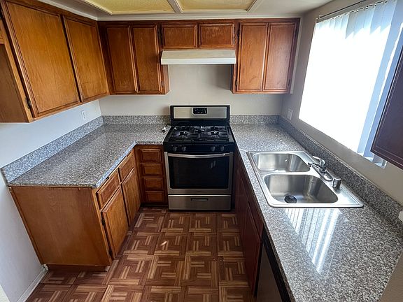 4th image of 615 Raleigh St APT 103