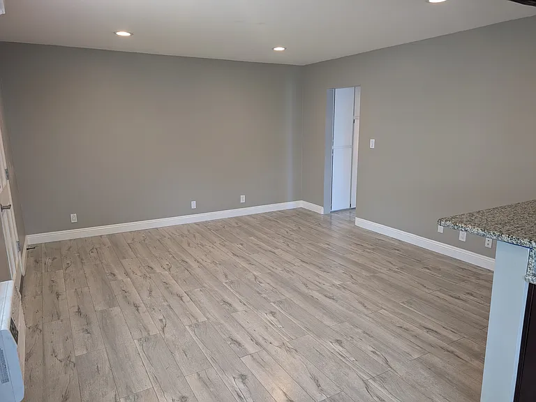 20326 Cohasset St #22 — Photo 3