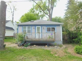 4932 Lakeview Ave, West Bloomfield, MI 48324