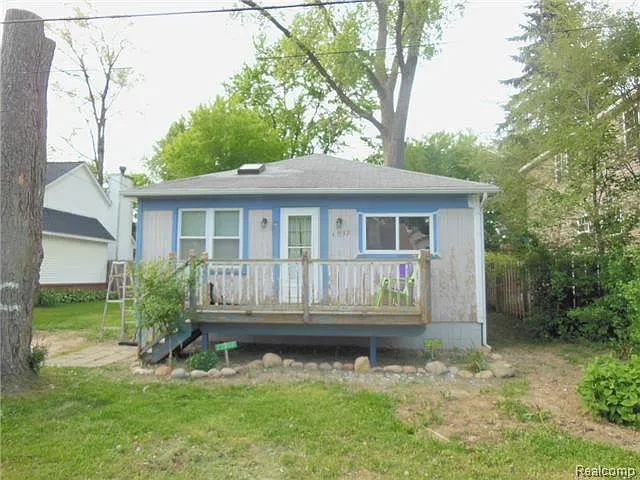 4932 Lakeview Ave photo 1