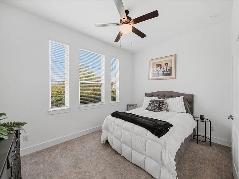 4512 Bartagrass Dr — Photo 12