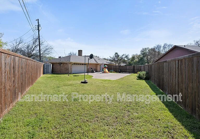 1415 Moss Rose Cir — Photo 37