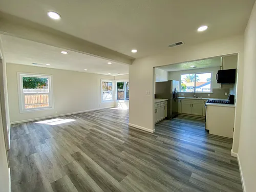 1124 Camellia Dr Photo 1