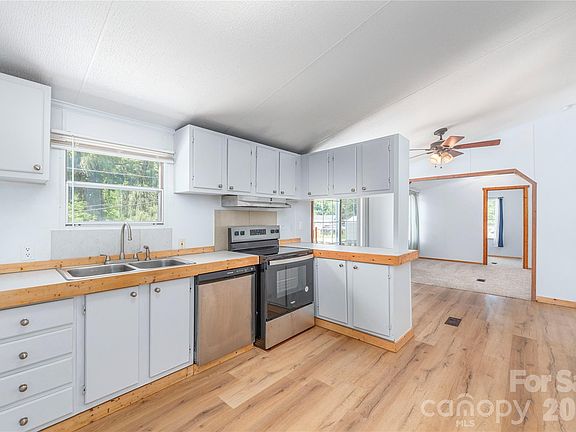 5th image of 1458 Old Balsam Rd