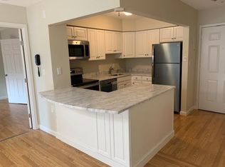 4975 Washington St #412, West Roxbury, MA 02132