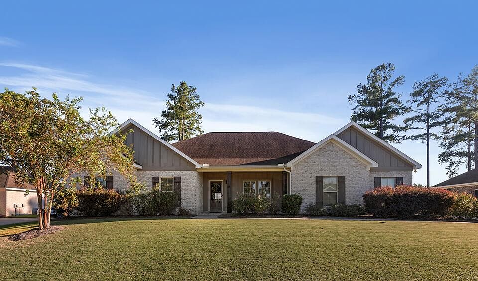 1st image of 236 Daphne Dr