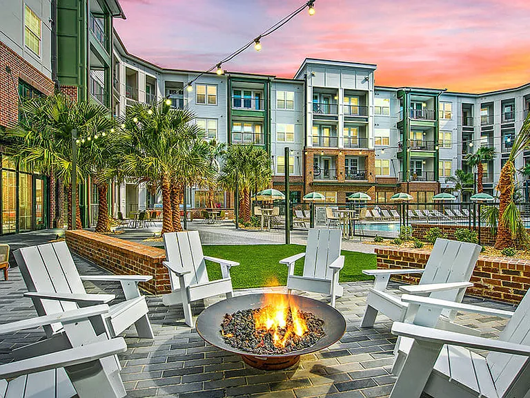 Cortland Santos Flats — Photo 16
