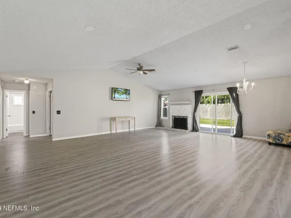 7772 PEPPER Circle E, Jacksonville, FL 32244