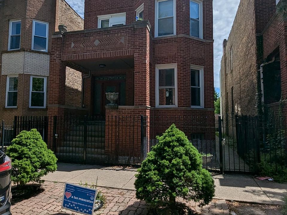 1st image of 2709 W Medill Ave #1