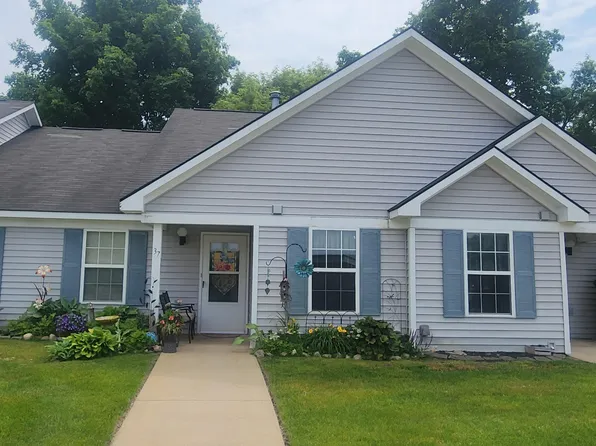 953 Independence Cir #17, White Lake, MI 48386