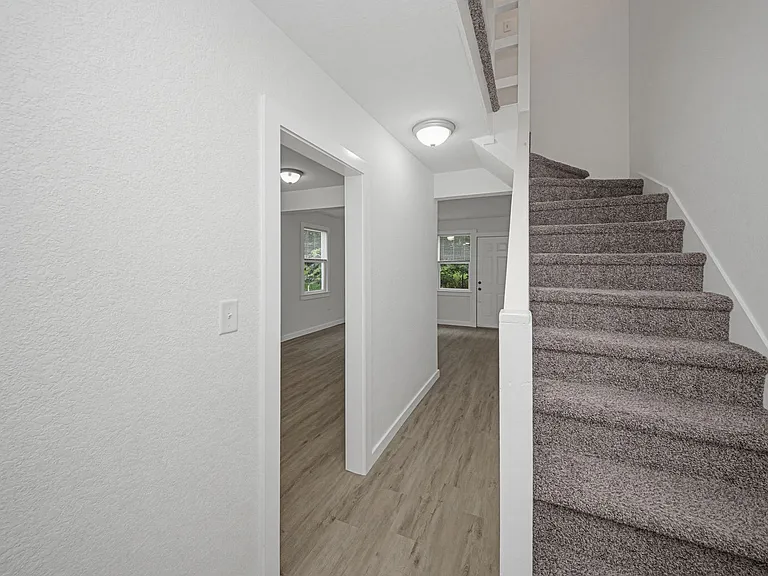 740 W 1st St — Photo 20