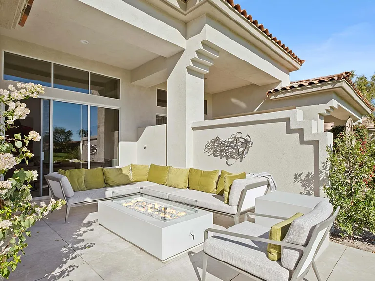 407 Desert Holly Dr — Photo 31