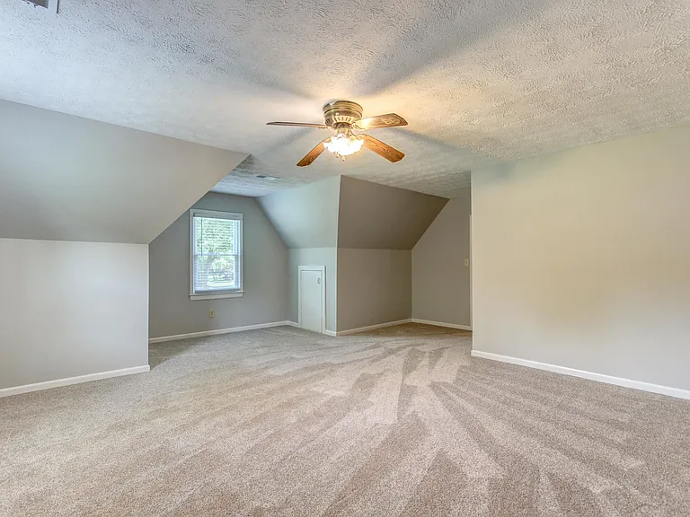 180 Fairfield Cir — Photo 25