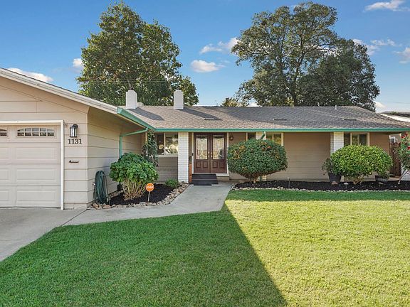 4th image of 1131 Green Oaks Way