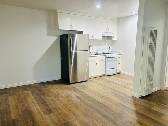3rd image of 710 N La Fayette Park Pl APT 8