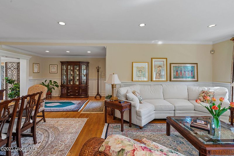 5th image of 13 Greyledge Drive