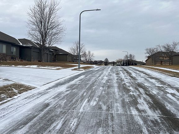 4th image of 1020 S 200th St