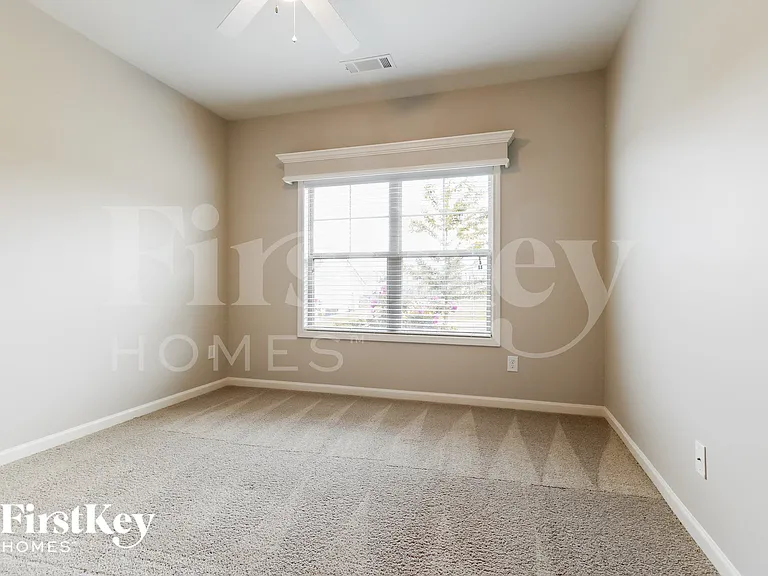4524 Wilshire Ct — Photo 9