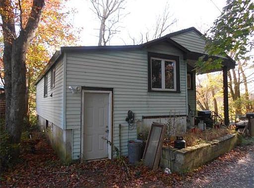 2nd image of 48 Clinton Rd