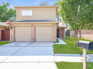 7823 Gatehouse Dr, Houston, TX 77040