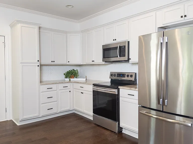 996 Palmetto Ave SW — Photo 16