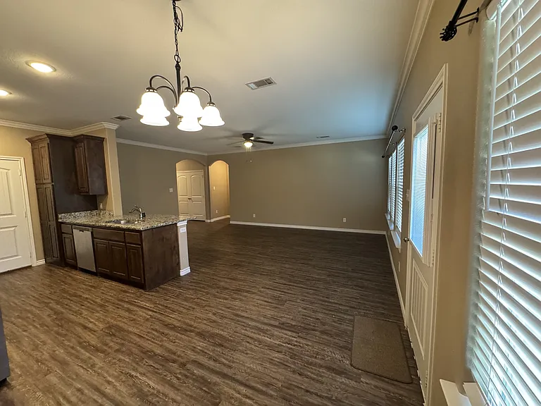 608 Wofford St — Photo 7
