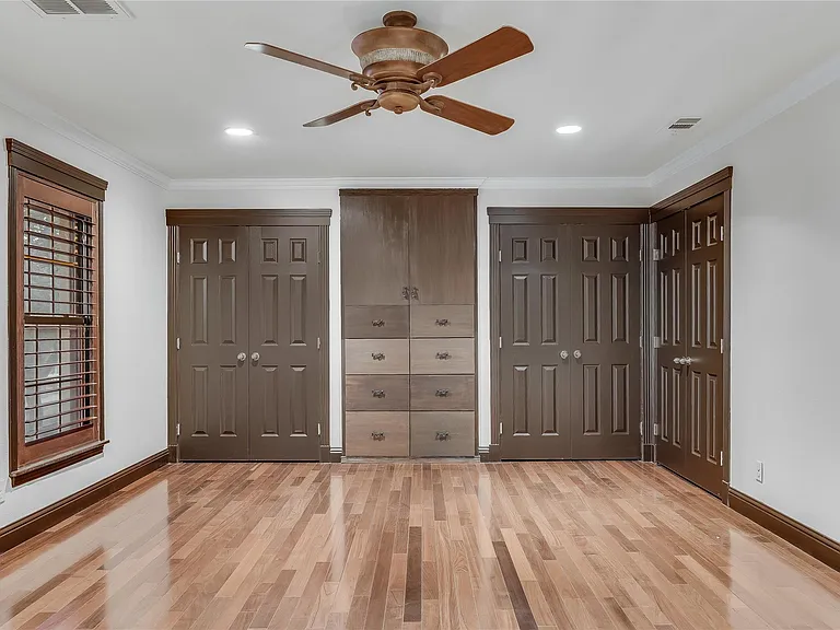 4900 Balcones Dr — Photo 32
