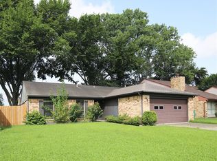 15826 Pipers View Dr, Webster, TX 77598