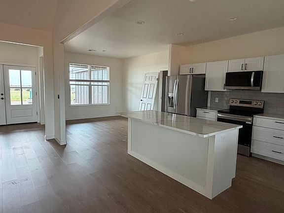 4th image of 2094 Kaylee Rd