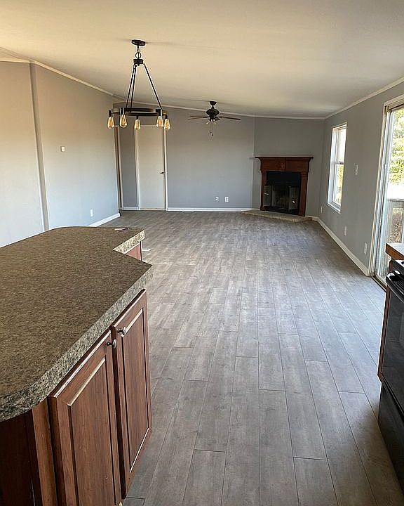  kitchen, dining, 2nd living