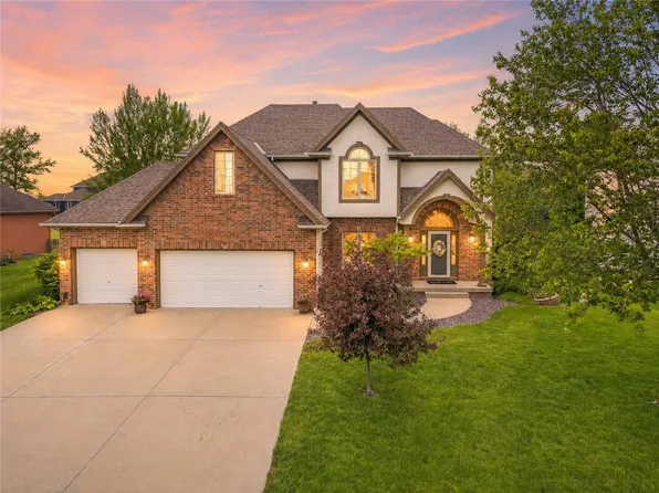 8824 N Farley Ave, Kansas City, MO 64157