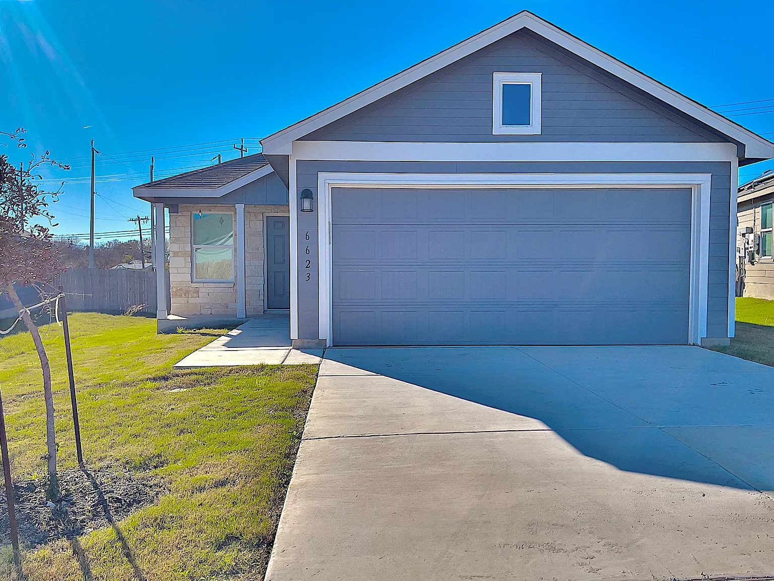 3 bed, 1440 sqft, $1,565 — Photo 2