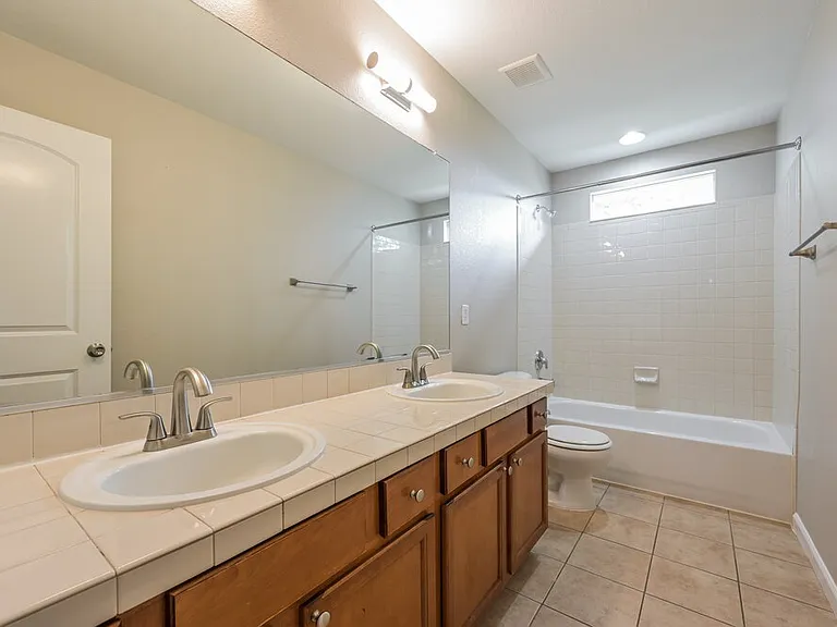 3537 E 141st Pl — Photo 16