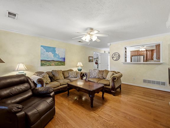 4th image of 54 Lawrence St