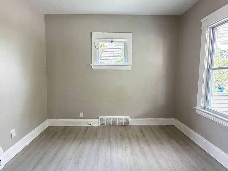 3038 E 125th St #1 — Photo 8