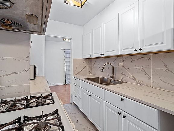 4th image of 33-02 93rd St Unit 3X