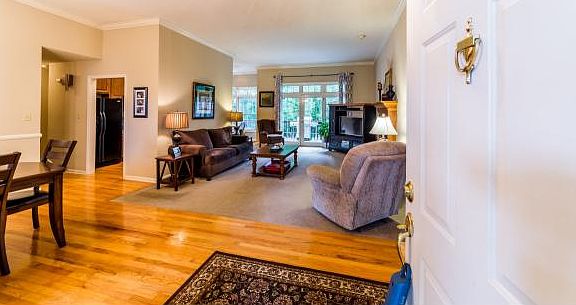2nd image of 621 Fleetwood Dr