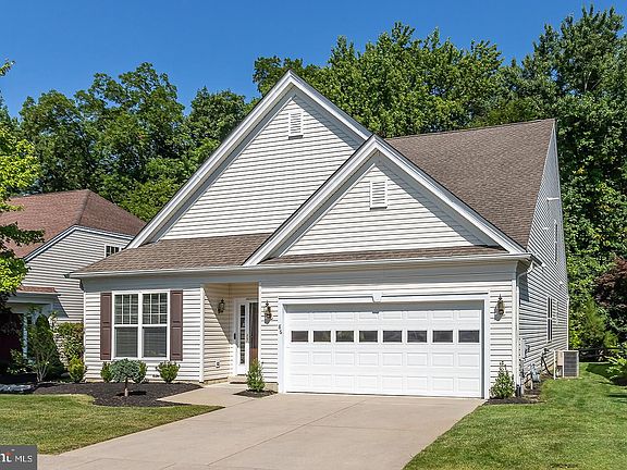 2nd image of 86 Lowell Dr
