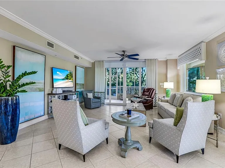 2728 Tiburon Blvd E #105 — Photo 4