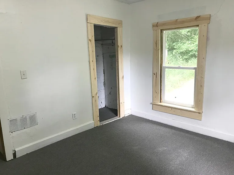 1374 E Canal St — Photo 26