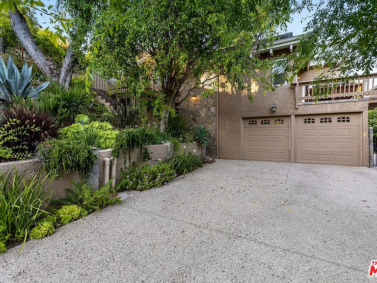 2716 Halsey Rd — Photo 6