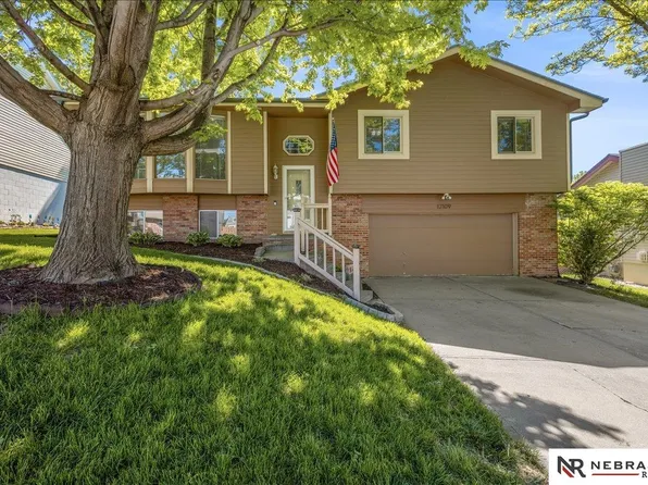 12109 N 158th St, Bennington, NE 68007