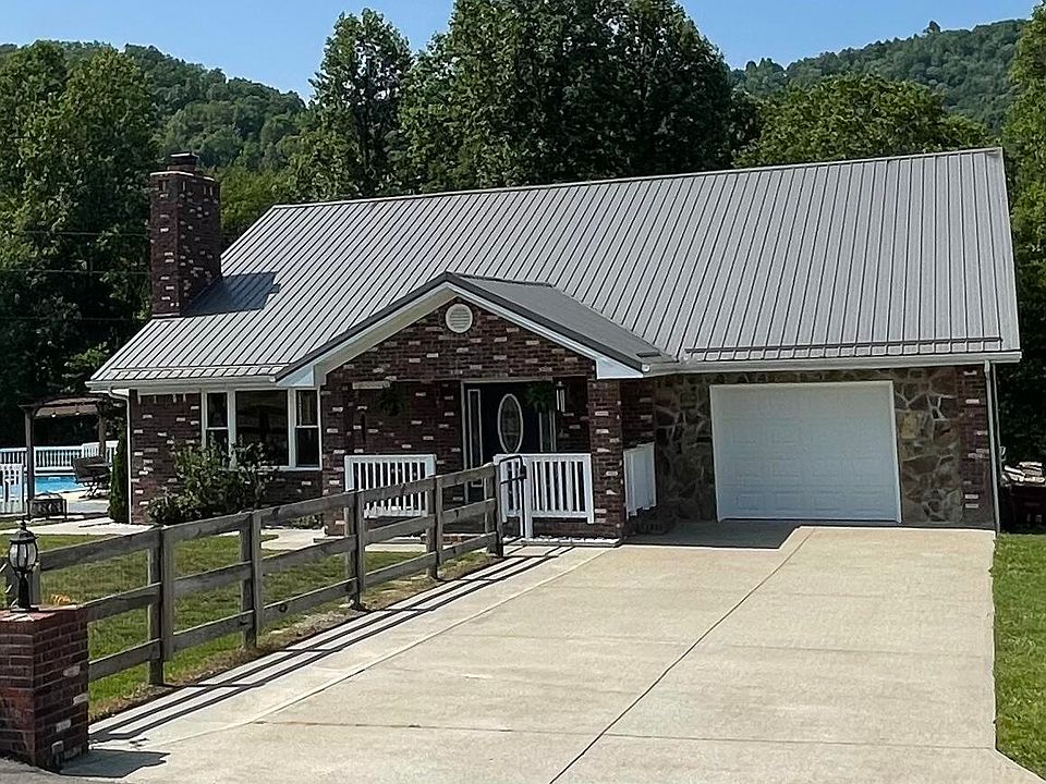 1st image of 699 Steven Ln