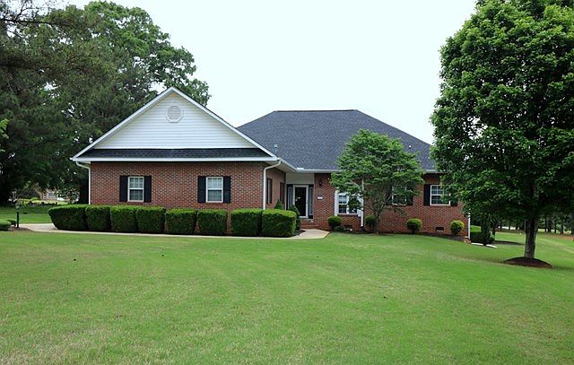 1st image of 405 Oakmonte Cir