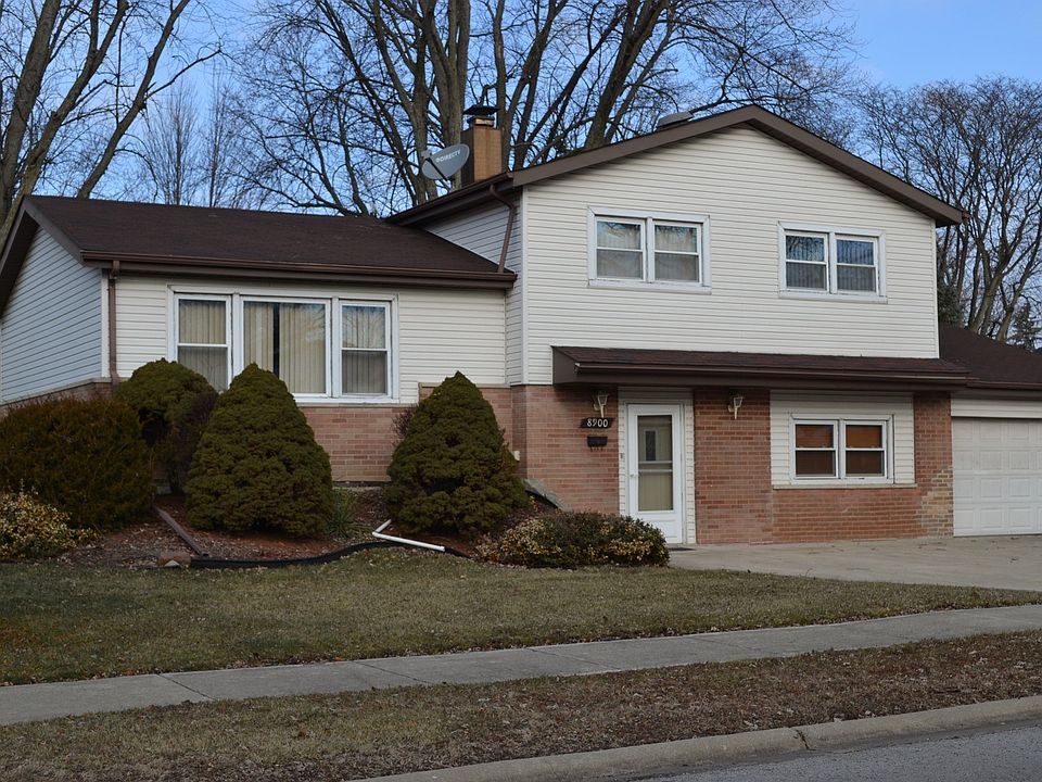1st image of 8900 Forest Ln