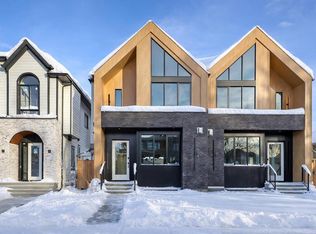 2216 W 35th St SW, Calgary, AB T3E2X8