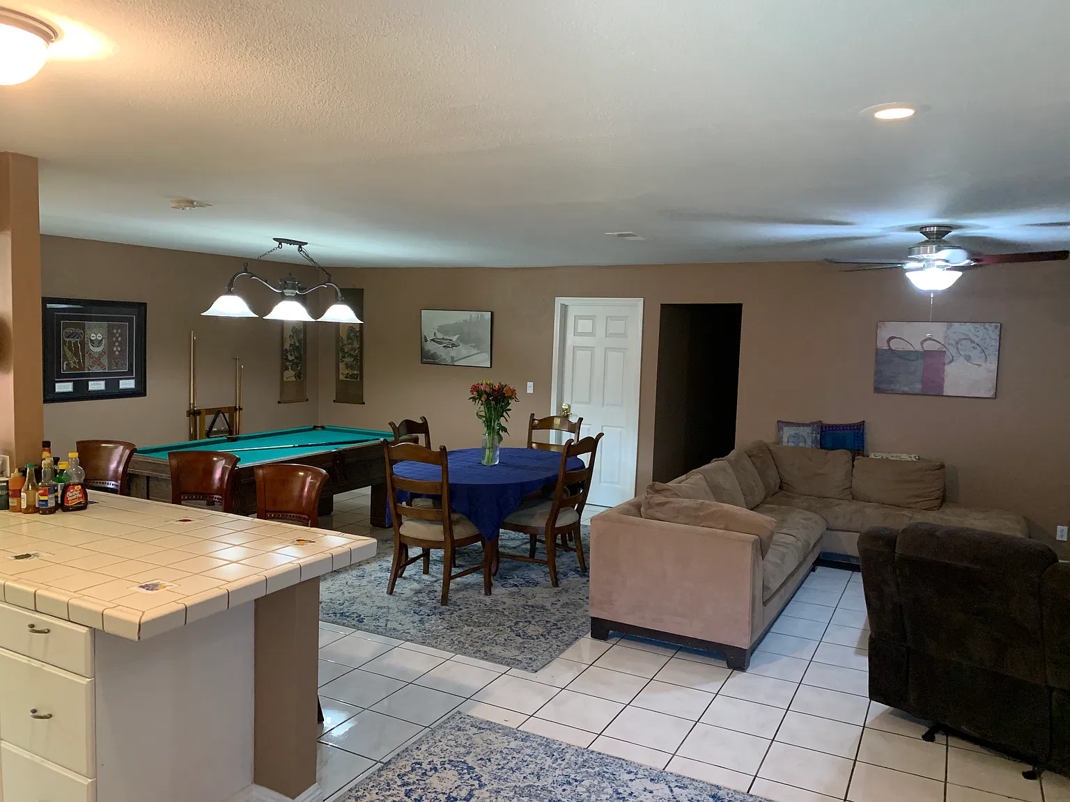 7 bed, 2700 sqft, $1,375 — Photo 2