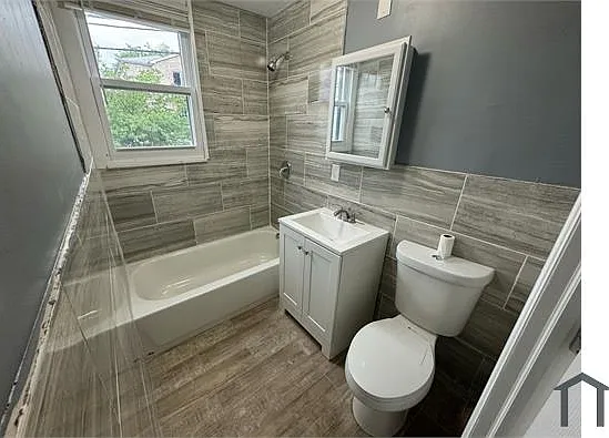 241 12th Ave #1 — Photo 5