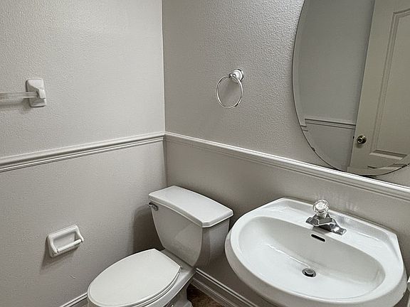 4th image of 33 Buffalo Bill Dr