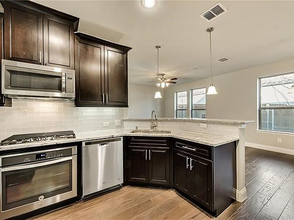4th image of 6316 Hermosa Dr